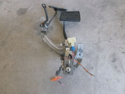 1995 Chevy Camaro - Brake and Gas Pedal Assembly3